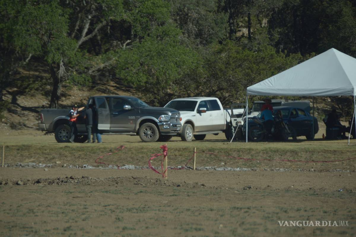 $!Combaten 100 brigadistas incendio forestal al sur de Saltillo