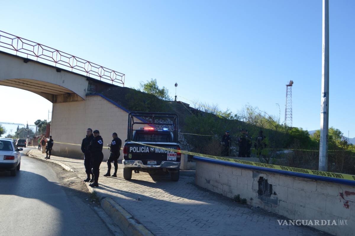 Migrante encontrado en las vías del tren fue asesinado a golpes; hipótesis de policía de Saltillo