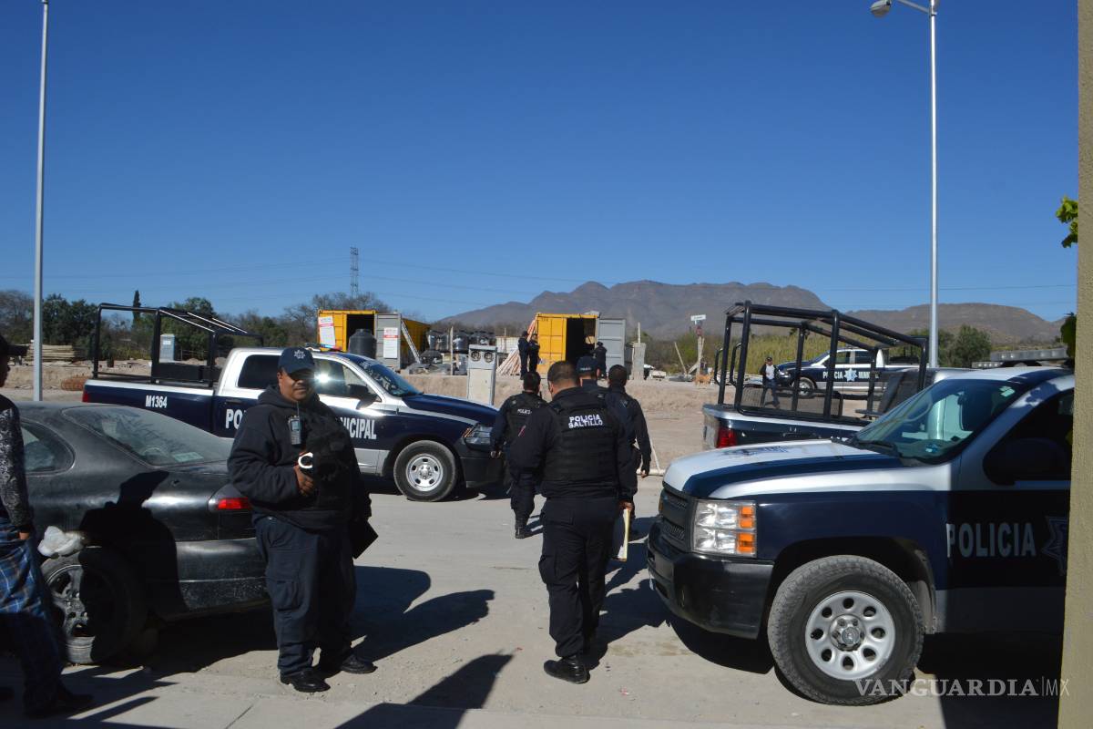 Delincuentes asaltan y arrojan a arroyo a velador en Saltillo