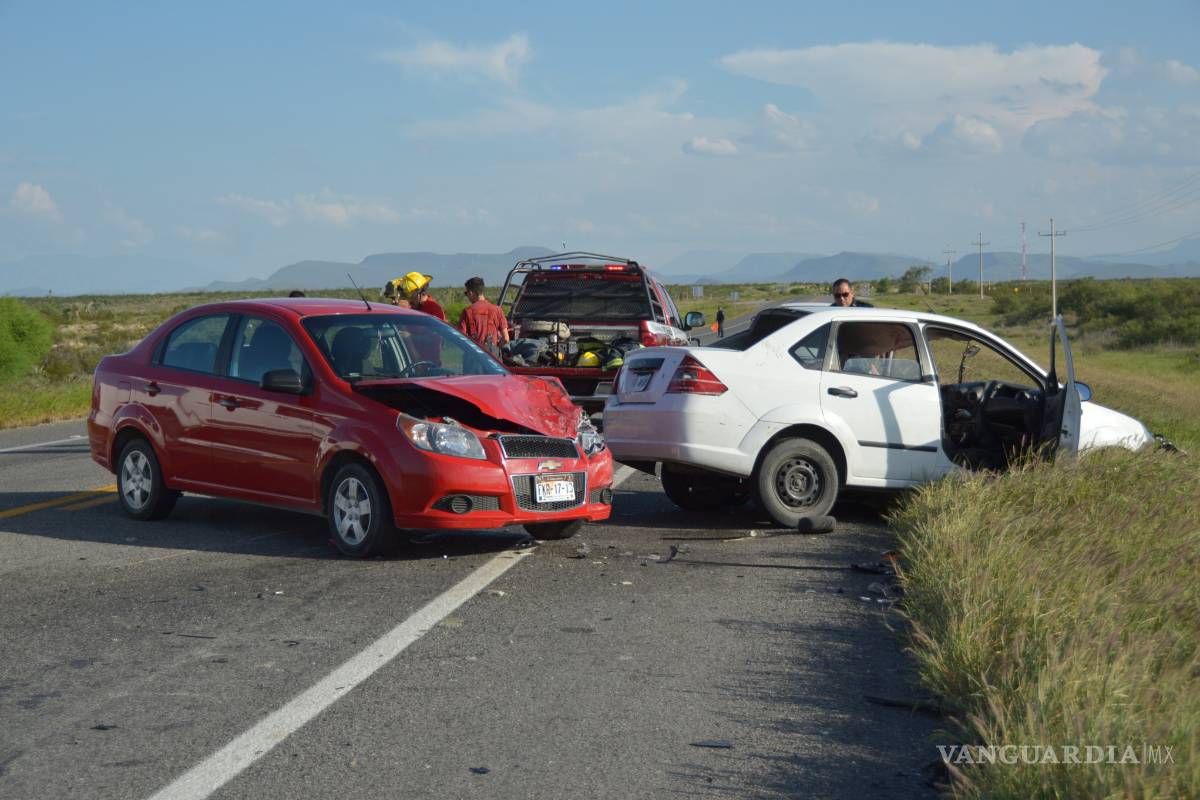 Conductor fallece prensado en la carretera nueva a Monclova