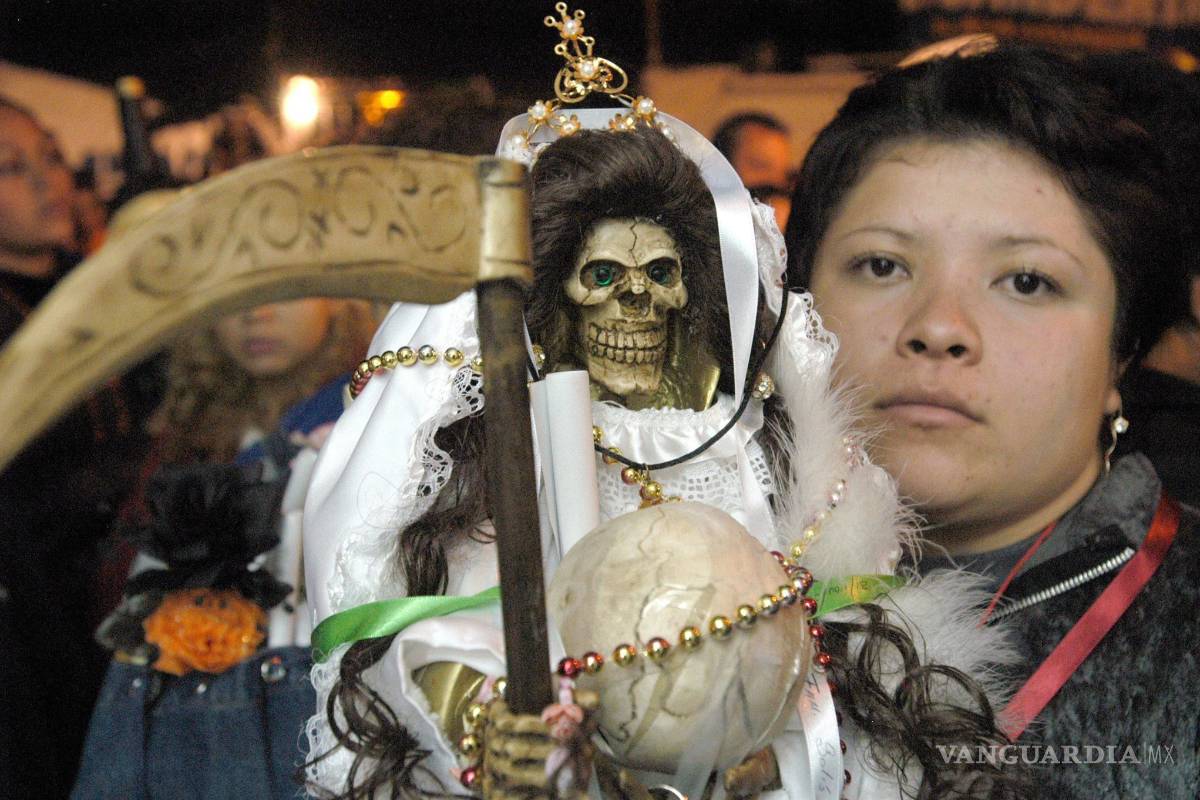 ‘No necesitan a la Santa Muerte’, extranjero va a predicar a Tepito... y lo corren