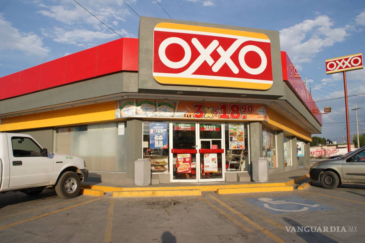 Ladron intenta robar pero empleados de tienda lo corretean y atrapan en Saltillo