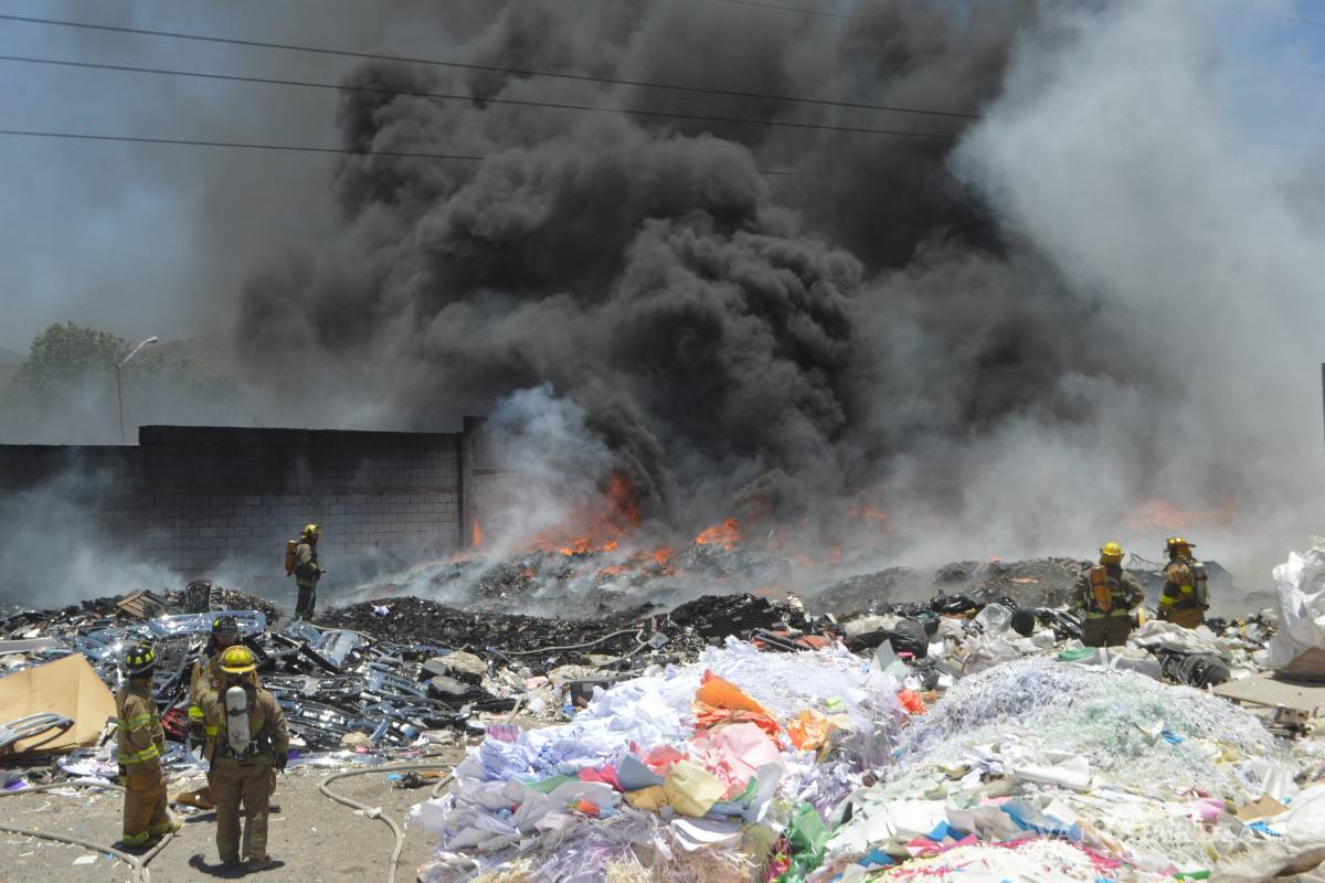 Es 'pirata', recicladora arrasada por un incendio en Saltillo