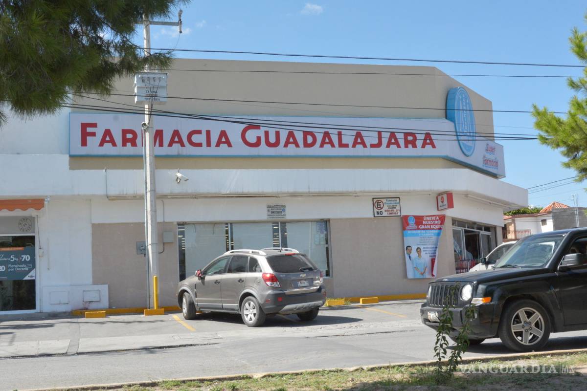 Roba farmacia de Saltillo y al salir pasa una patrulla