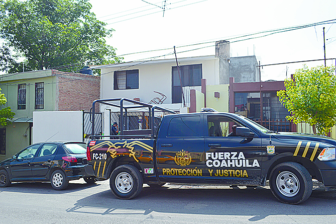 Mujer libra secuestro sonando el claxon de su vehículo