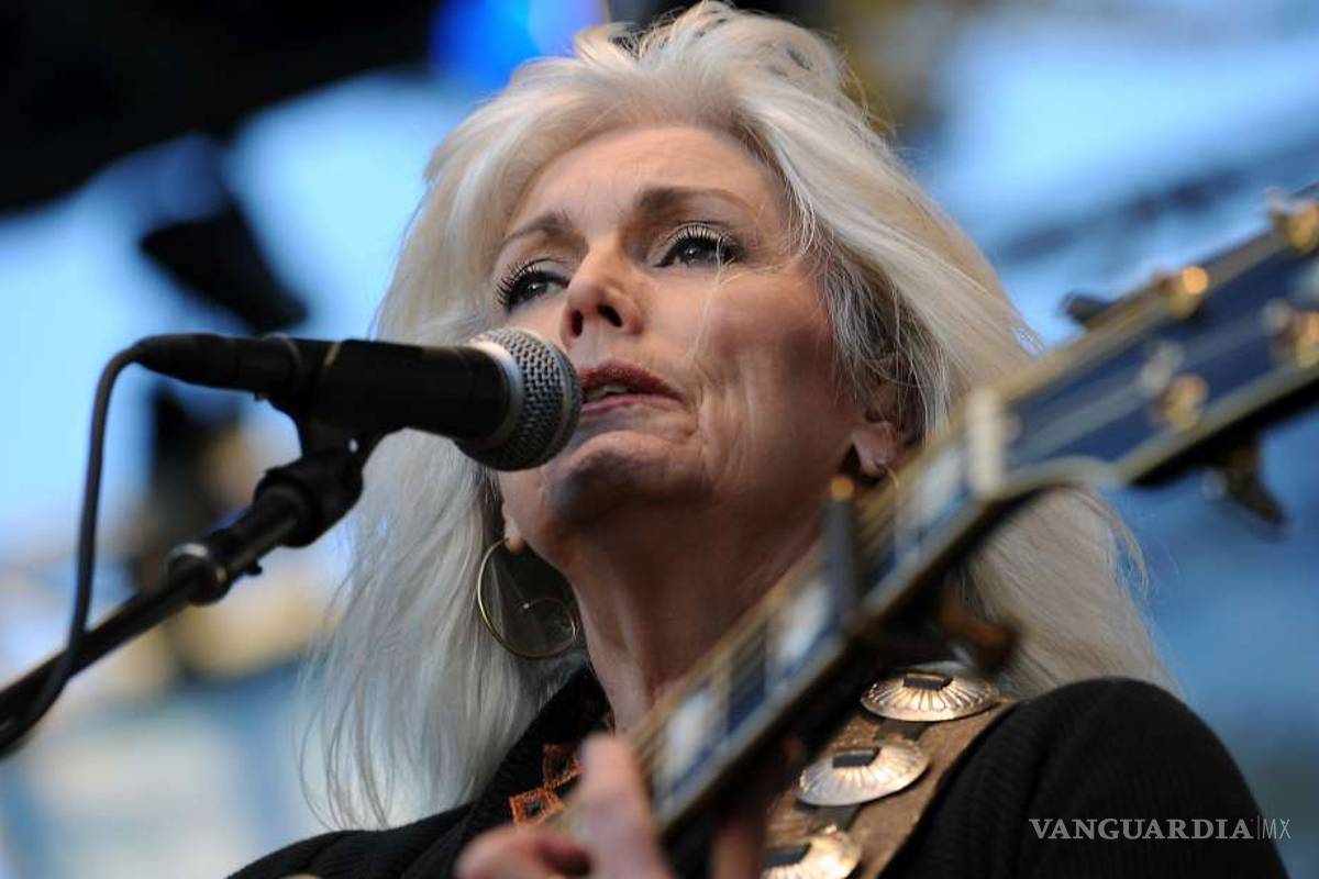 Emmylou Harris celebra los 25 años de "At The Ryman”