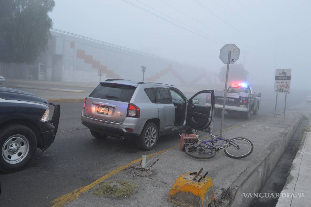 Conductora impacta a ciclista en el bulevar Fundadores de Saltillo
