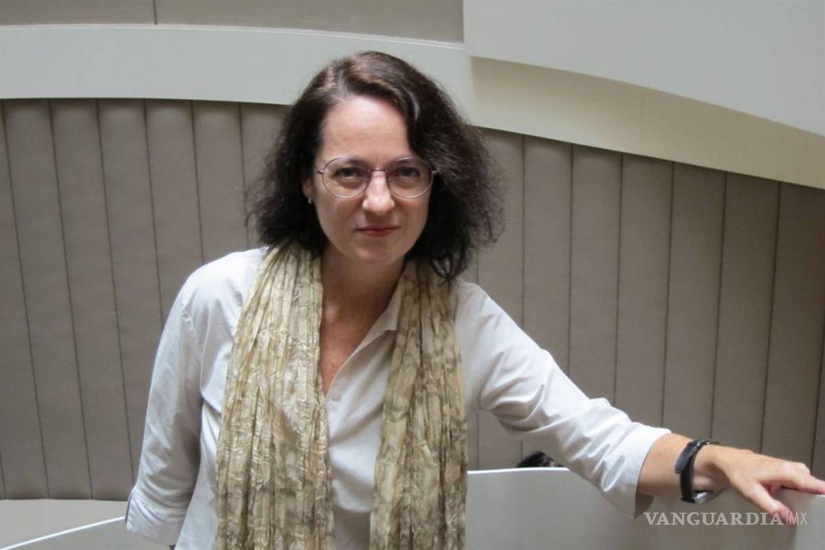 Promueva la escritora española Marta Sanz en México su novela “Farándula”