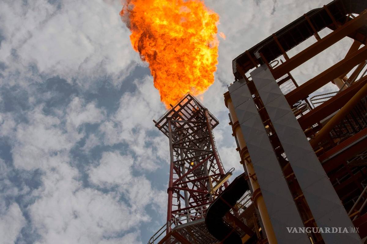 Pemex ahora produce más, bajó 25.04% la importación de gasolina en julio