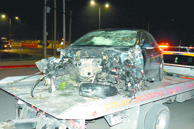 Ebrio choca contra camión; resulta con lesiones leves