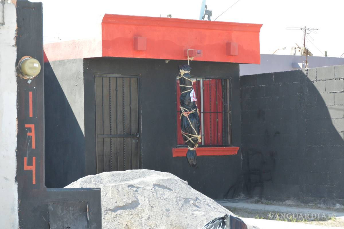 Causa alarma macabra decoración de Hallowen en Saltillo