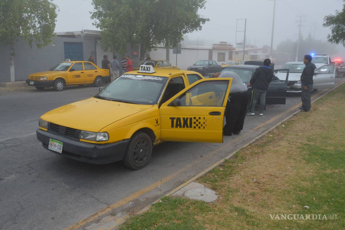 Se duerme al conducir y ocasiona choque múltiple