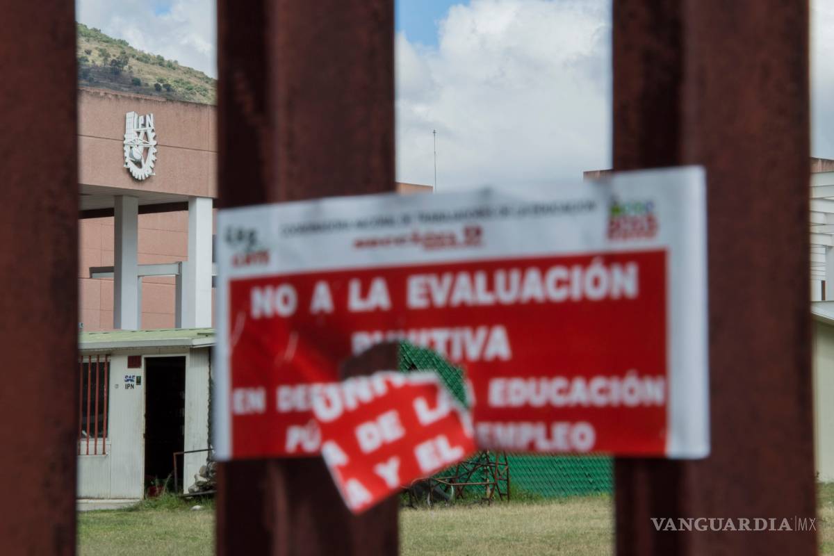 Maestros marchan en Michoacán contra evaluación de desempeño