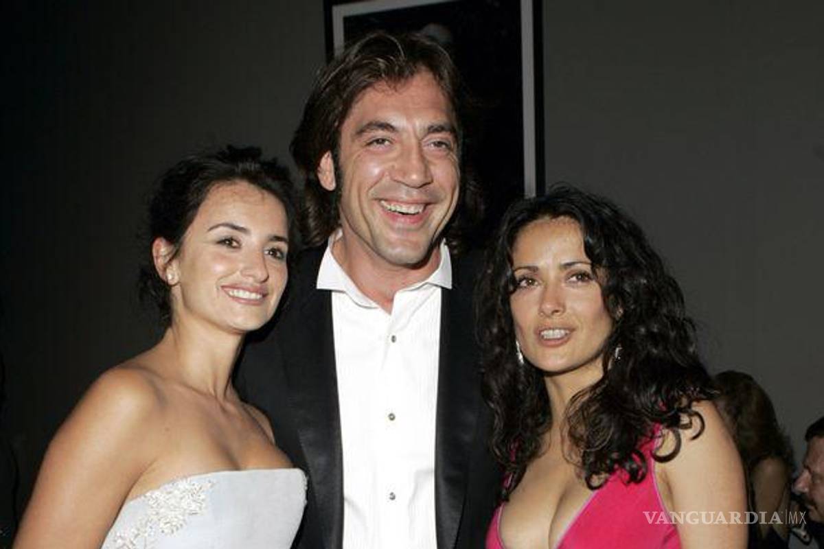 Salma Hayek felicita a Javier Bardem y Penélope Cruz por sus nominaciones al Oscar