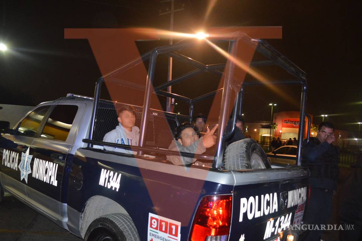 $!Afirman hay saqueos en Saltillo; evacuan varias tiendas