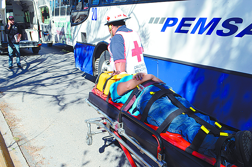 Choque de transporte de personal deja 9 personas lesionadas