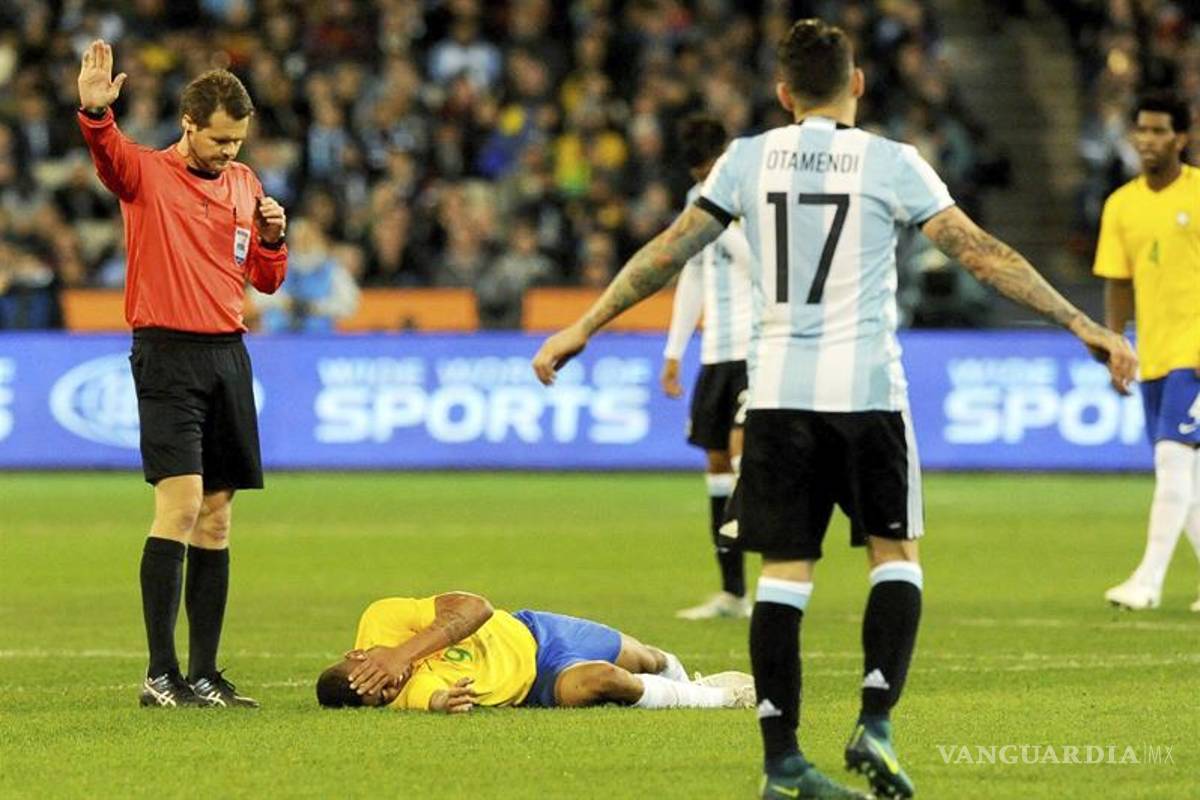 Fractura en el rostro deja fuera a Gabriel Jesus de la selección de Brasil