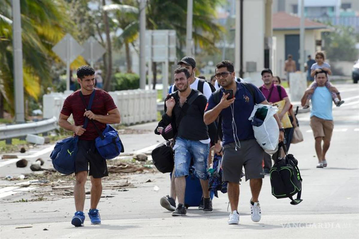Permiten regreso a los Cayos de Florida, arrasados por Irma