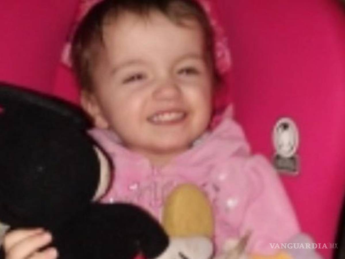 $!Los doctores que atendieron a la niña, descubrieron que tenía los dientes podridos y que le faltaba cabello