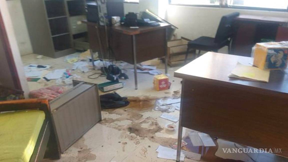 $!En Chiapas pobladores creen rumor del COVID-19 y destrozan hospital