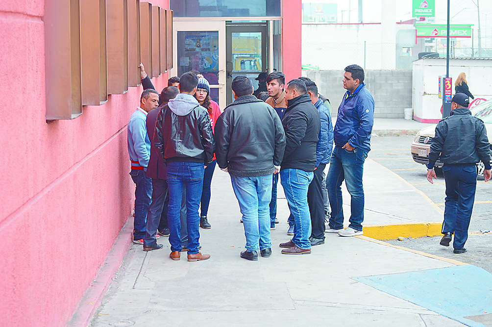 En Saltillo, sujeto estafa a 18 personas; les compra sus autos con cheques falsos