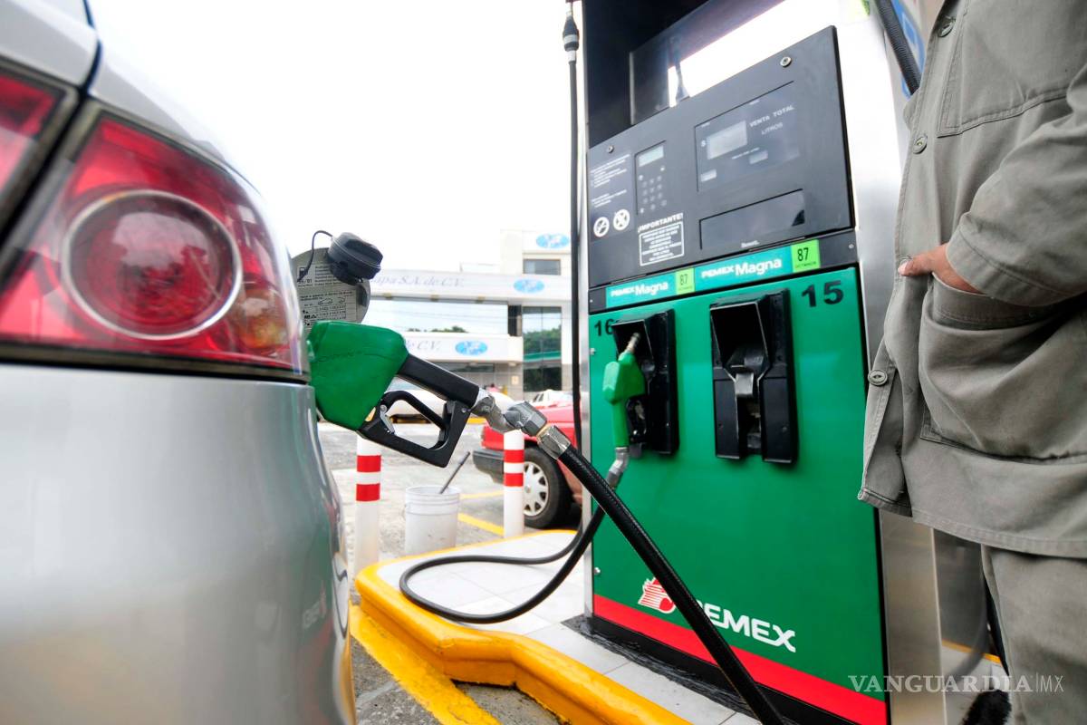 ¡Paren la masacre! Gasolina Magna rompe la barrera de los 19 pesos por litro