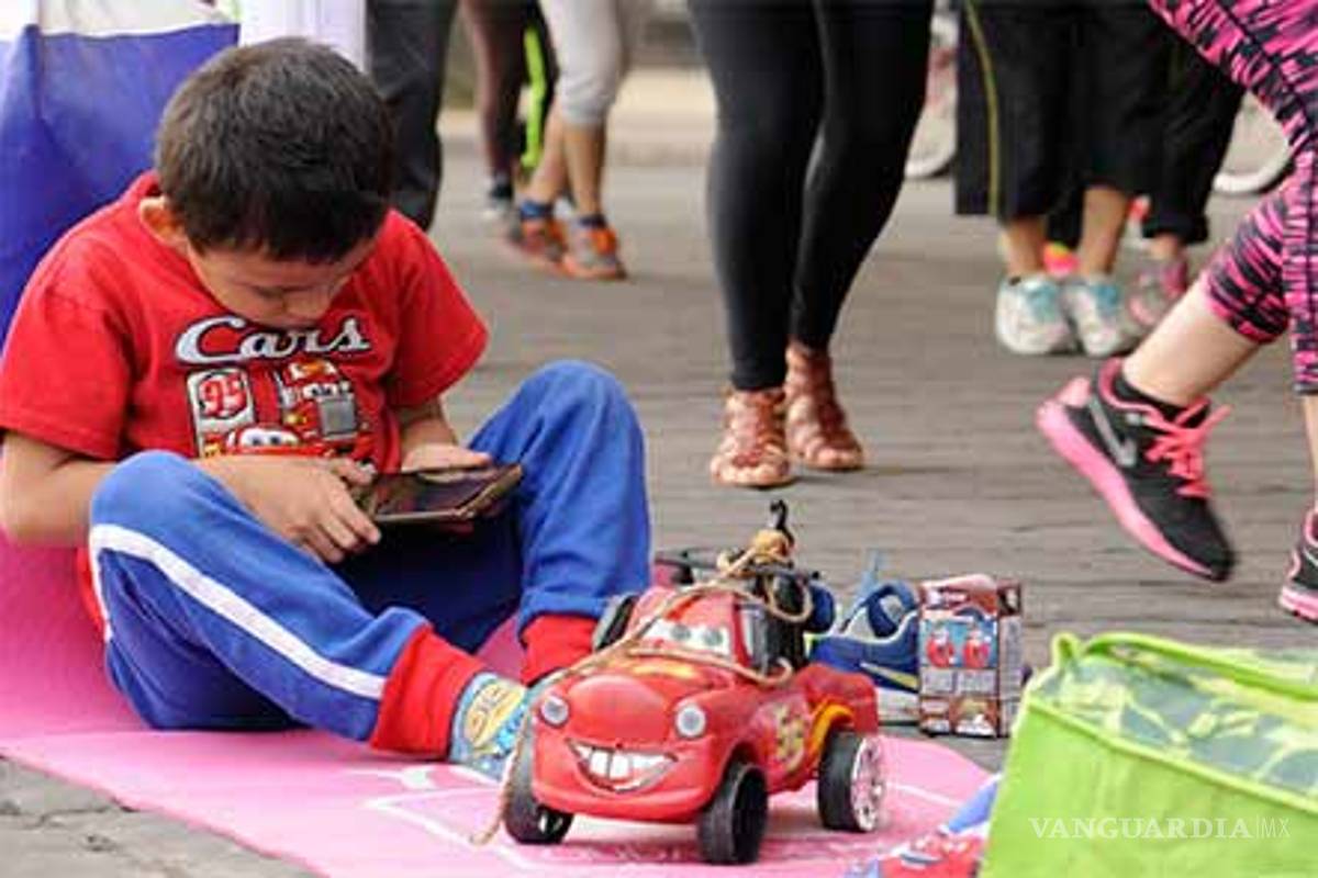 Estos son los riesgos de que los niños utilicen tabletas y celulares