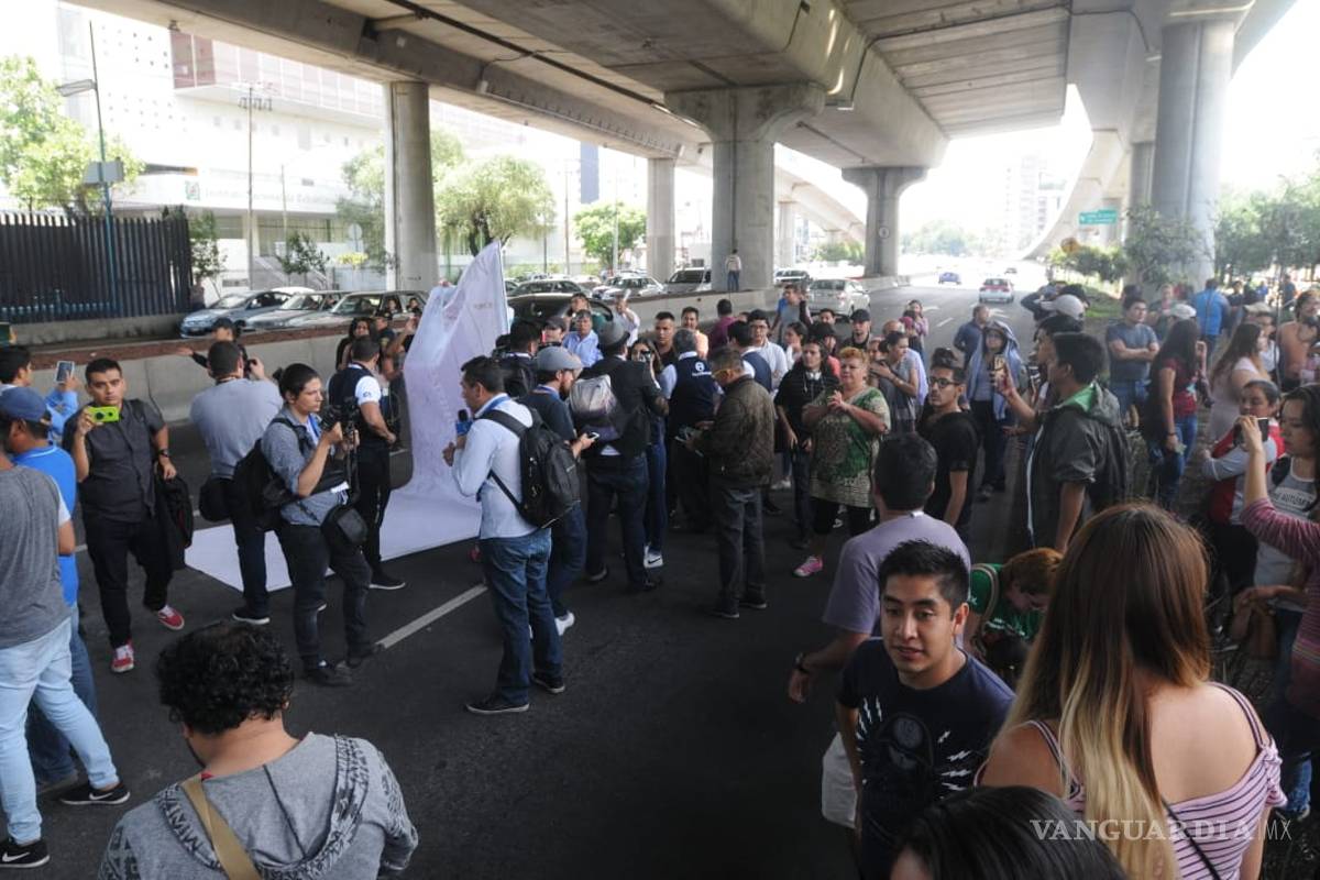 Protestan por falta de boletas en Periférico de CDMX