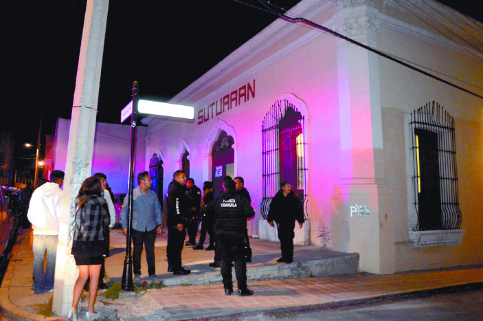 Suspenden posada estudiantil; halla Policía a menores bebiendo en Saltillo