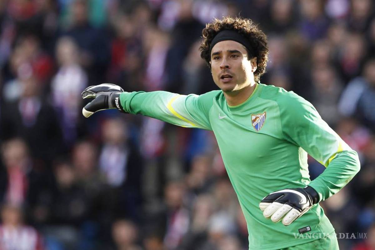 Memo Ochoa padece miopía