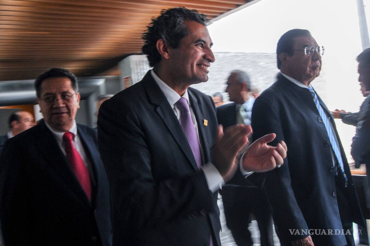 Enrique Ochoa renuncia a la CFE y se perfila como candidato único para dirigir el PRI