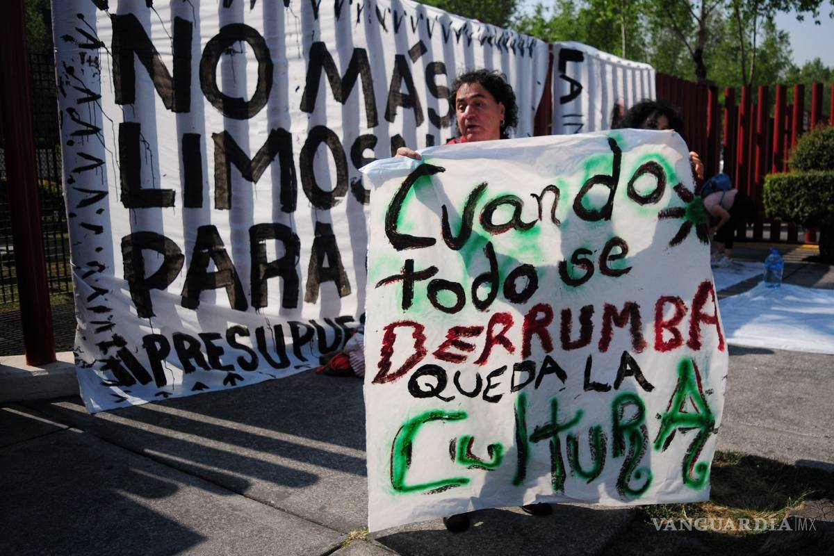 Secretaría de Cultura justifica recorte: Es por &quot;gastos superfluos&quot;