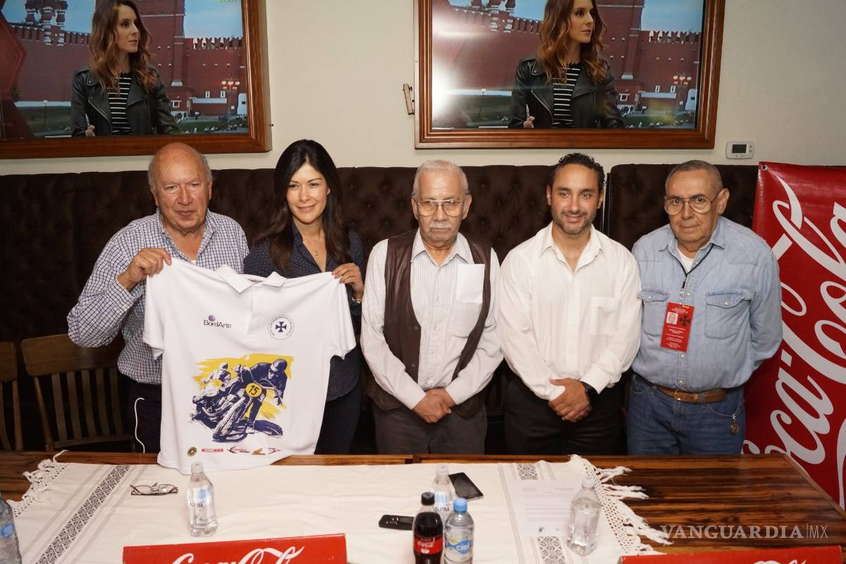 Paseo por el tiempo en expo de motos