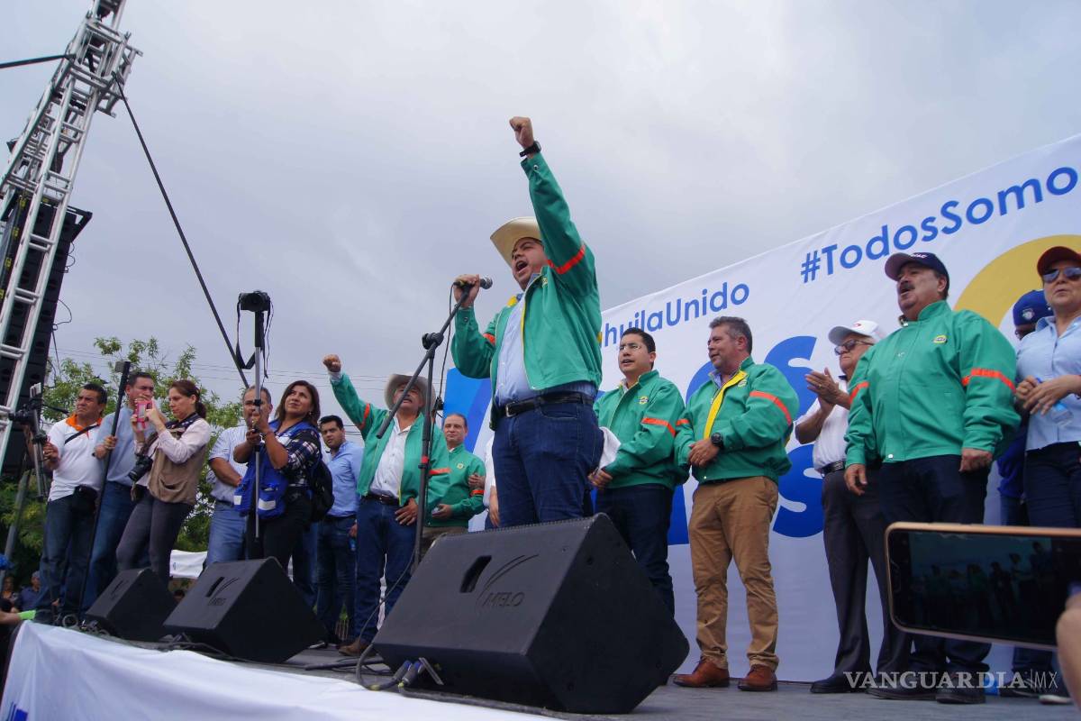 $!Marchan miles por la estabilidad de Altos Hornos de México, en Monclova