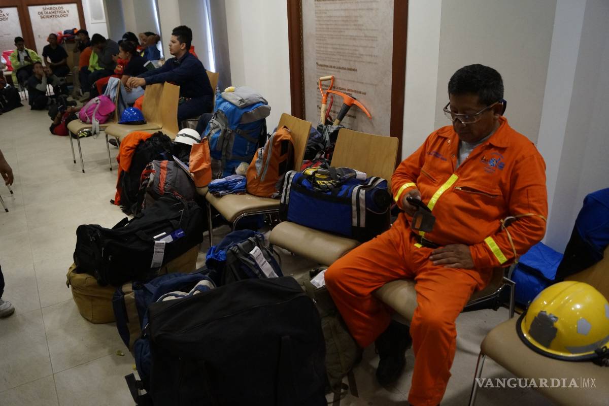 Llegan saltillenses a CDMX para ayudar en labores de rescate; piden permiso en sus trabajos (Cobertura Vanguardia)