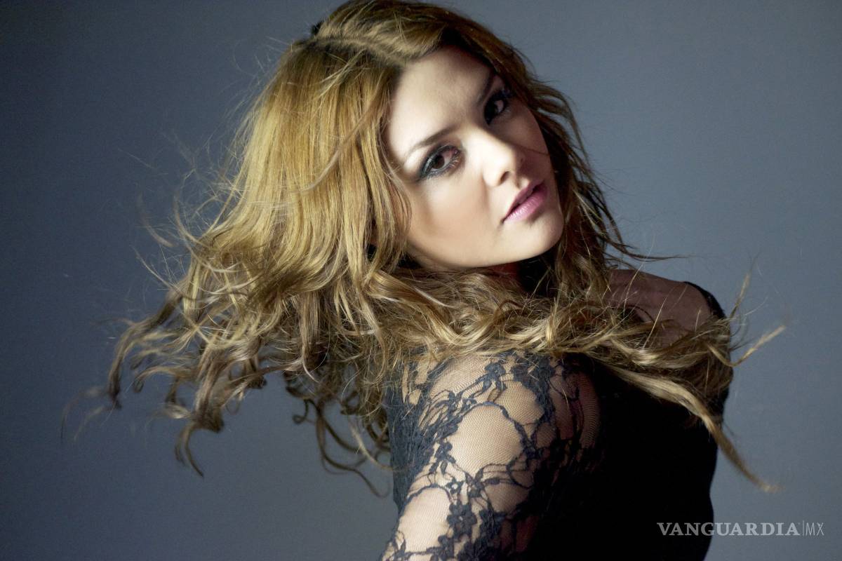 Yuridia en Saltillo para el Viva La Radio 2016