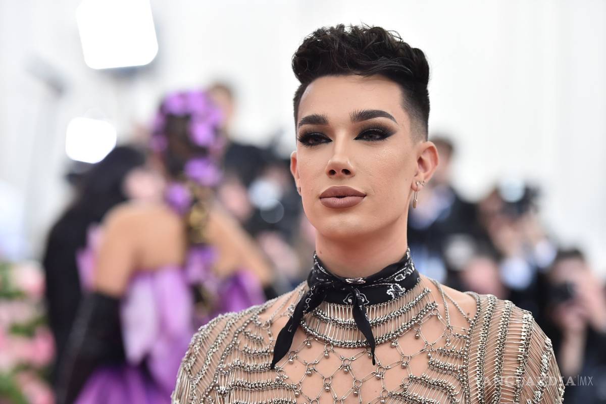 Por acoso digital, YouTube suspende temporalmente al influencer James Charles