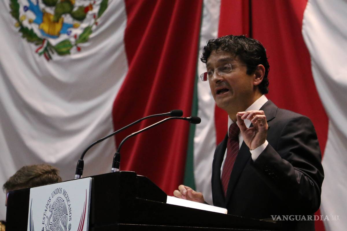 ¿Champán, caviar, salmón? Sí, todo pagado por México… si eres empleado de la Función Pública