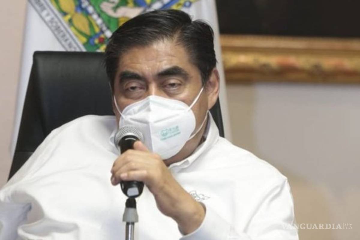 “Mujeres no desaparecen, se van con el novio”, dice Miguel Barbosa