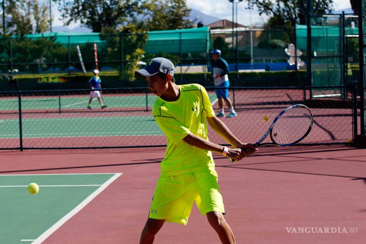 Raquetas saltillenses suman experiencia