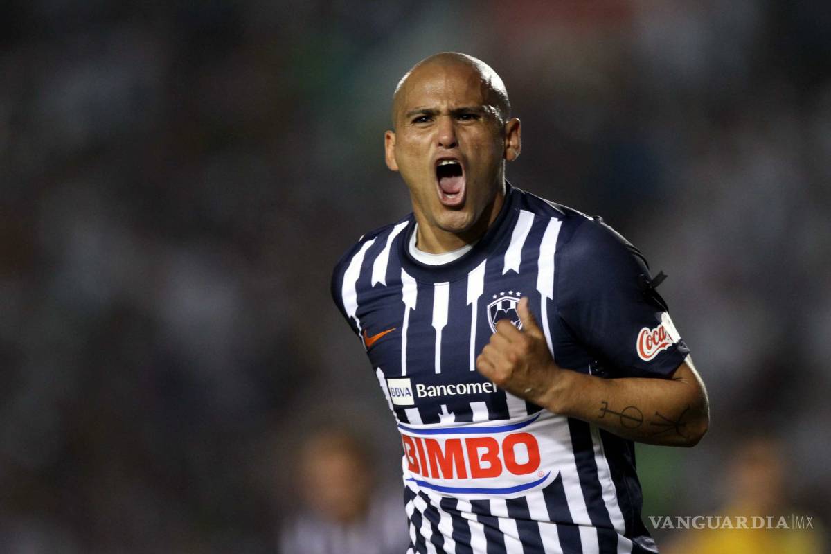‘Chupete’ Suazo se retira; Rayados le rinde honor y da de baja el número 26