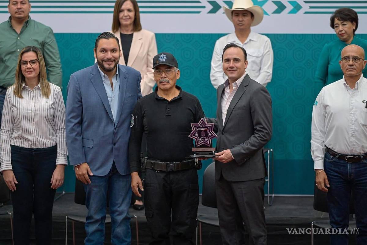 Coahuila refuerza seguridad con nuevos policías, premia a jubilados e inaugura academia