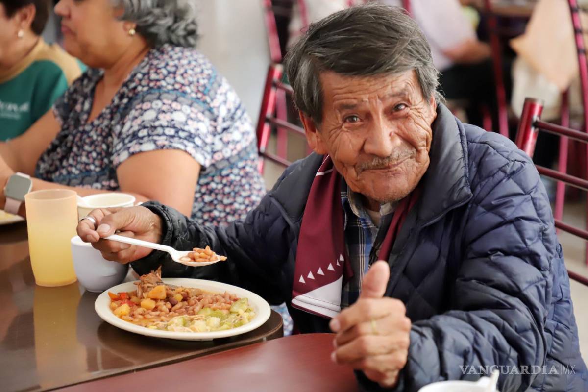 $!Más de 4 mil adultos mayores recibieron alimentos a través de los programas del DIF del Estado.