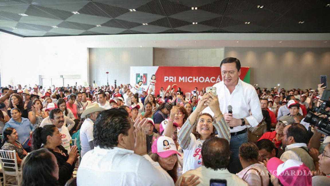 Reaparece' Osorio Chong en Michoacán y ataca a López Obrador