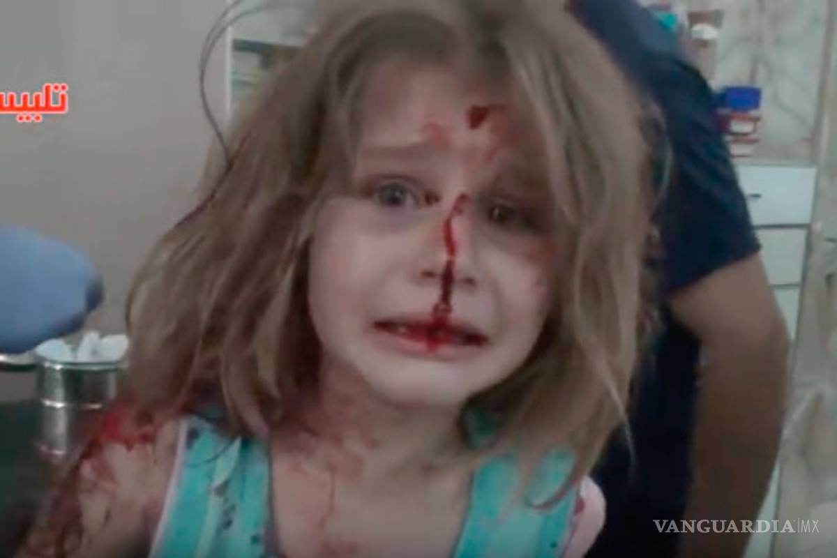 ¡Quiero a mi papá!, niña siria llora desconsoladamente tras bombardeo (video)