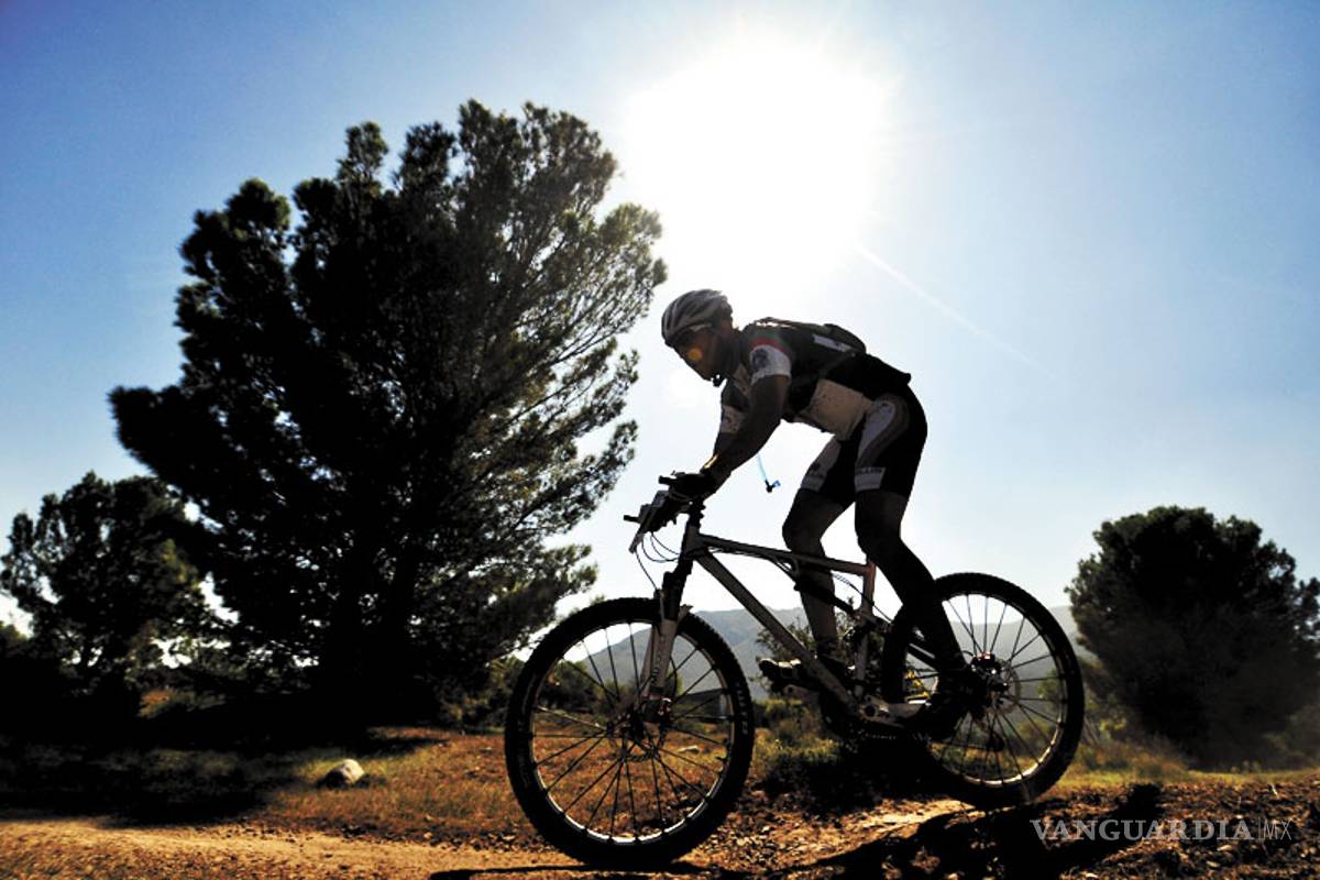 Ciclomontañistas rumbo al final del Serial MTB Coahuila Región Sureste