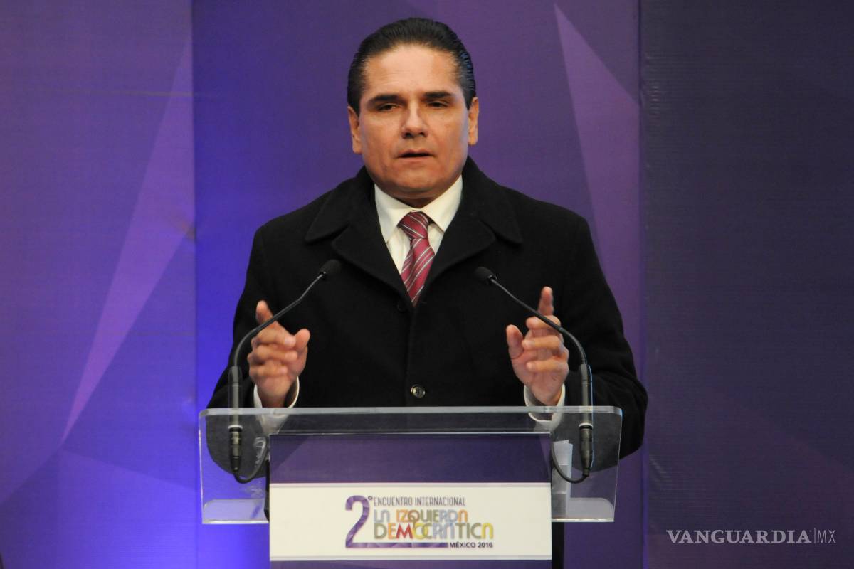 11 de febrero, plazo para fin de autodefensas en Michoacán: Aureoles