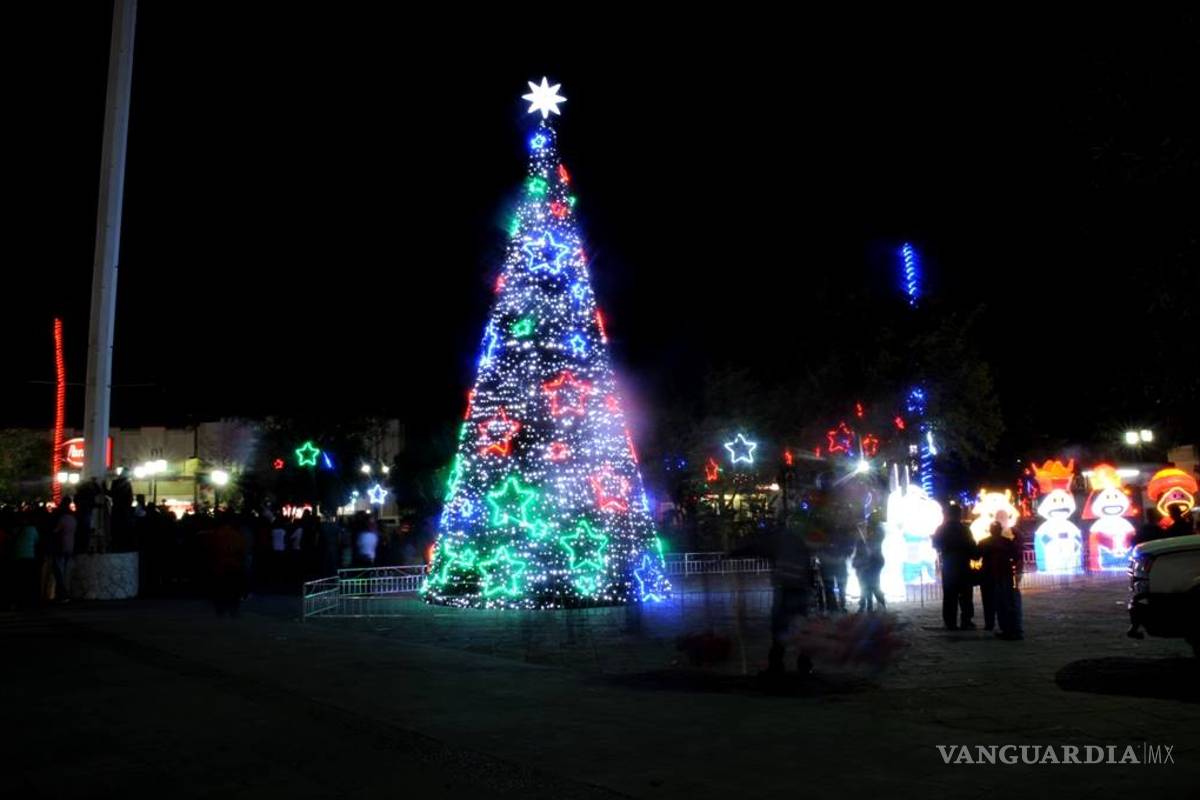 Invierten 2 millones de pesos en adornos navideños para Monclova