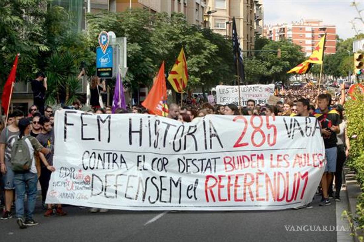 Bloquean el acceso a las urnas electorales en Cataluña