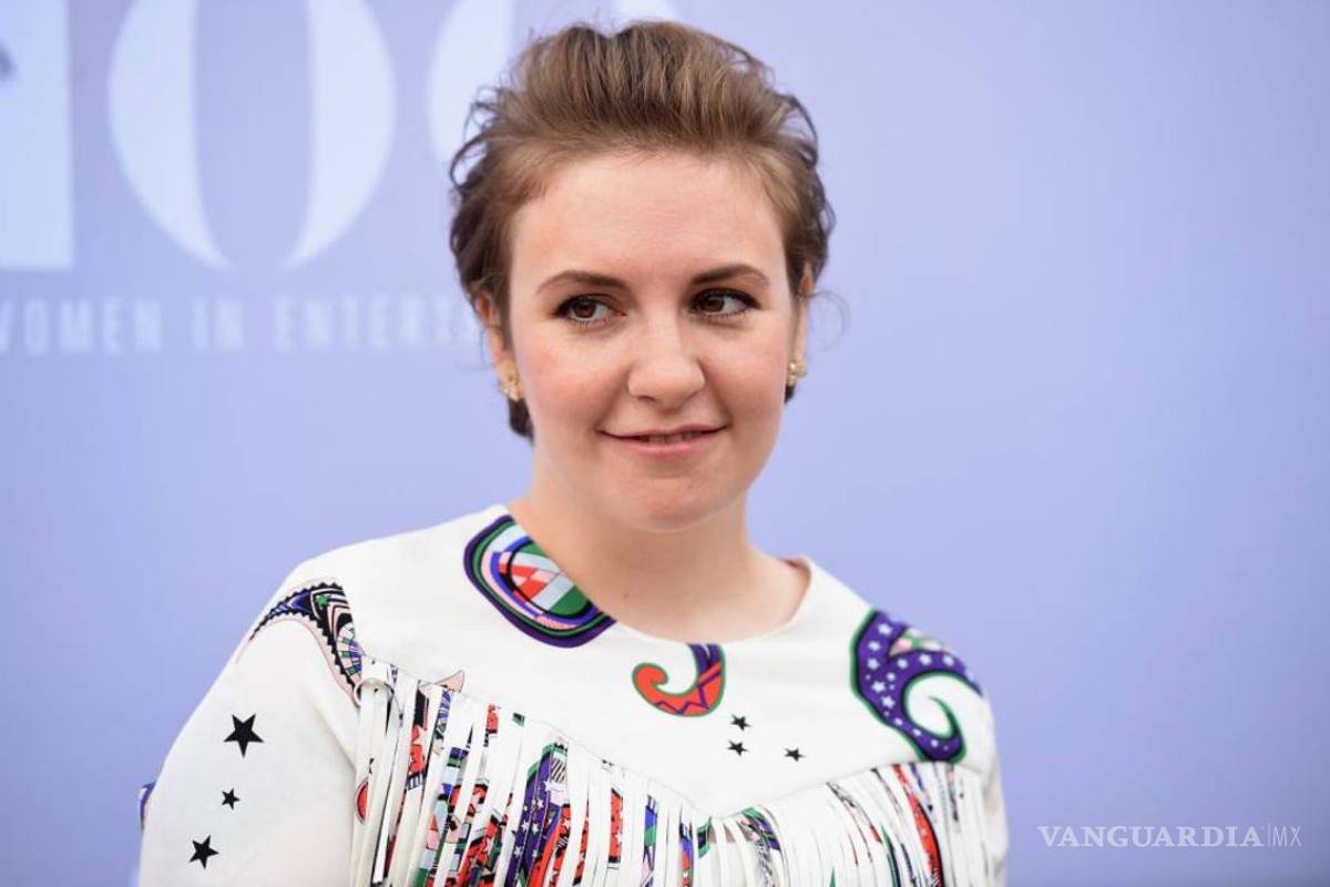 Lena Dunham se queja del photoshop en revista de “El País”